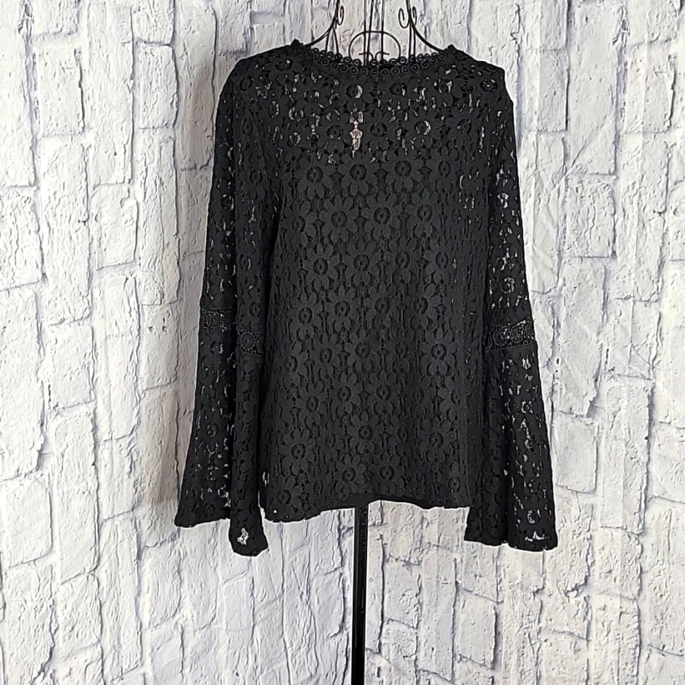 SUGAR‎ + LIPS Black Lace Crochet Blouse Medium